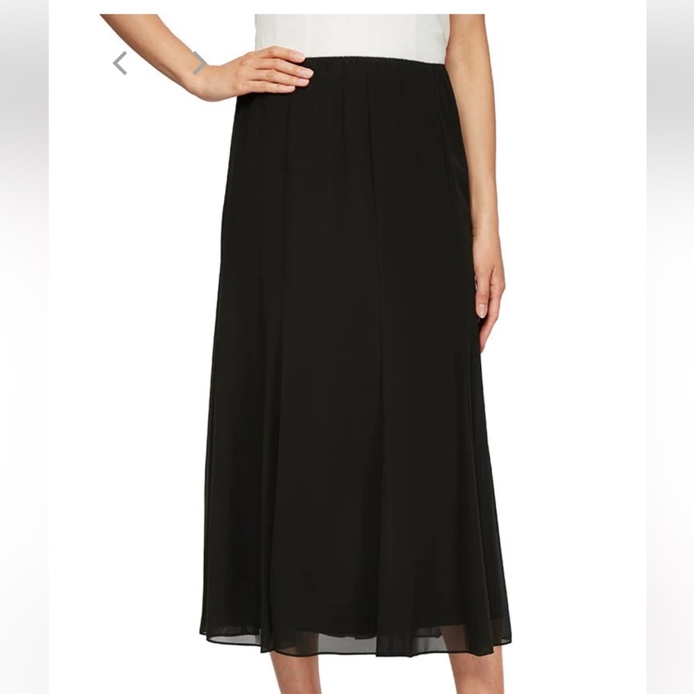 Classic tea-length panel chiffon skirt is a must have for your formal occasions